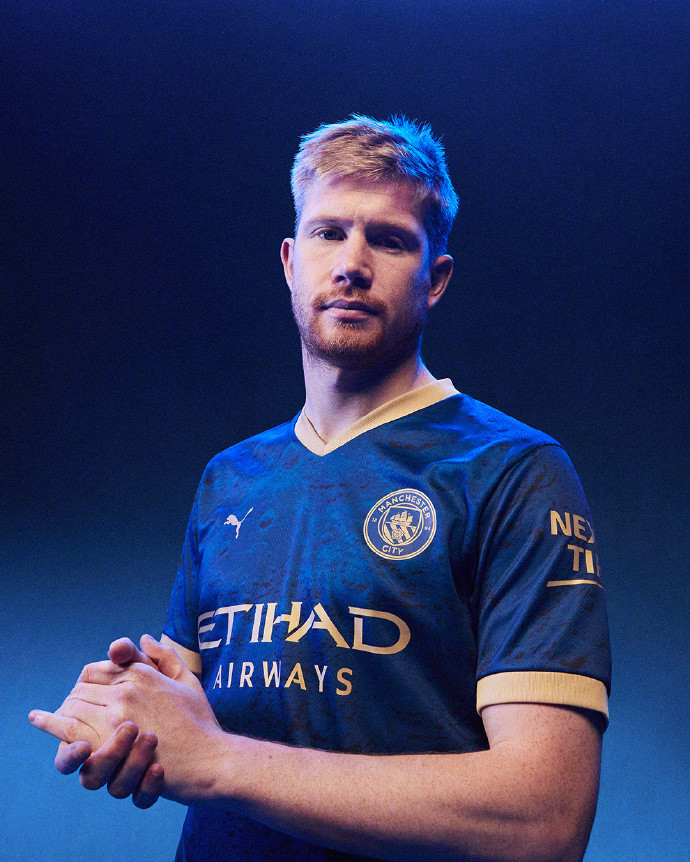 足球巴萨锋线双子星状态火热，联手贡献20球