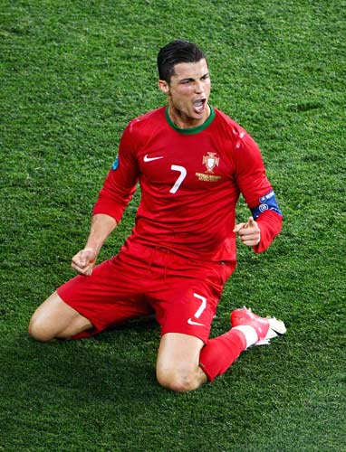 欧冠红黑榜：格纳布里领衔红榜，亚马尔、伊萨克进入黑榜（欧冠红黑榜出炉：格纳布里登顶红榜，亚马尔、伊萨克上黑榜）