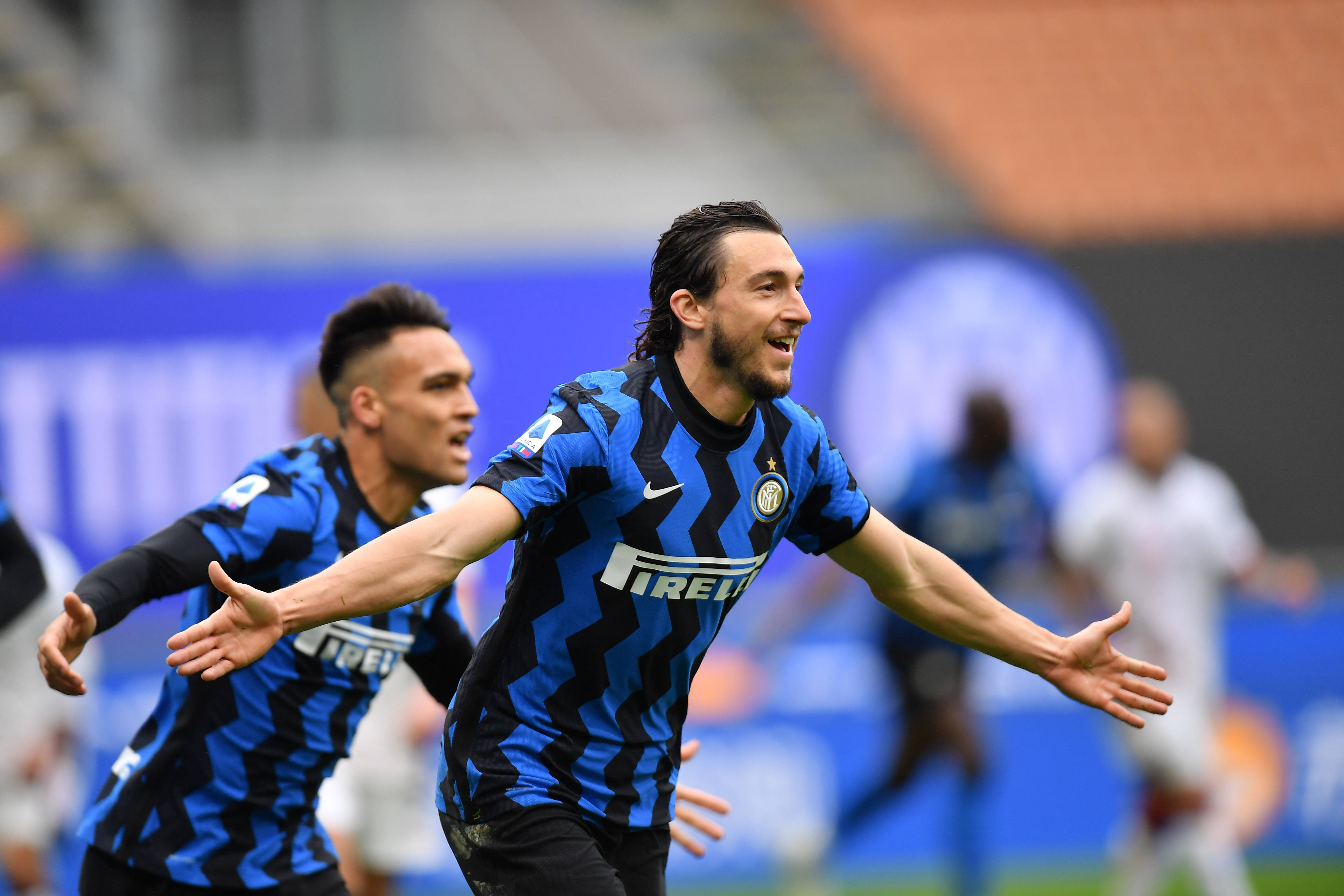 杨瀚森首发出战19分钟贡献4分5板2助