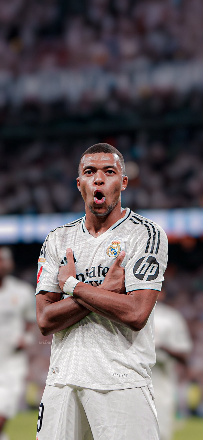 迪巴拉：如今人们太多时间对着屏幕，我们应该多去户外看看（迪巴拉建议：放下屏幕，去户外走走）