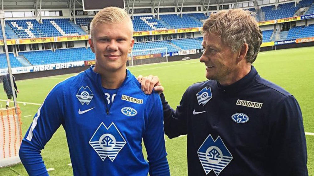 理查兹：英超最佳门将我会选阿利松，拉亚无疑正朝着最佳迈进（理查兹：我心中英超最佳门将是阿利松，拉亚无疑正迈向顶尖）