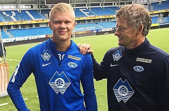 亚冠赛后国安球迷对老将王刚高喊：电梯战神，王刚牛X（亚冠赛后，国安球迷齐呼老将王刚：电梯战神，太猛了）