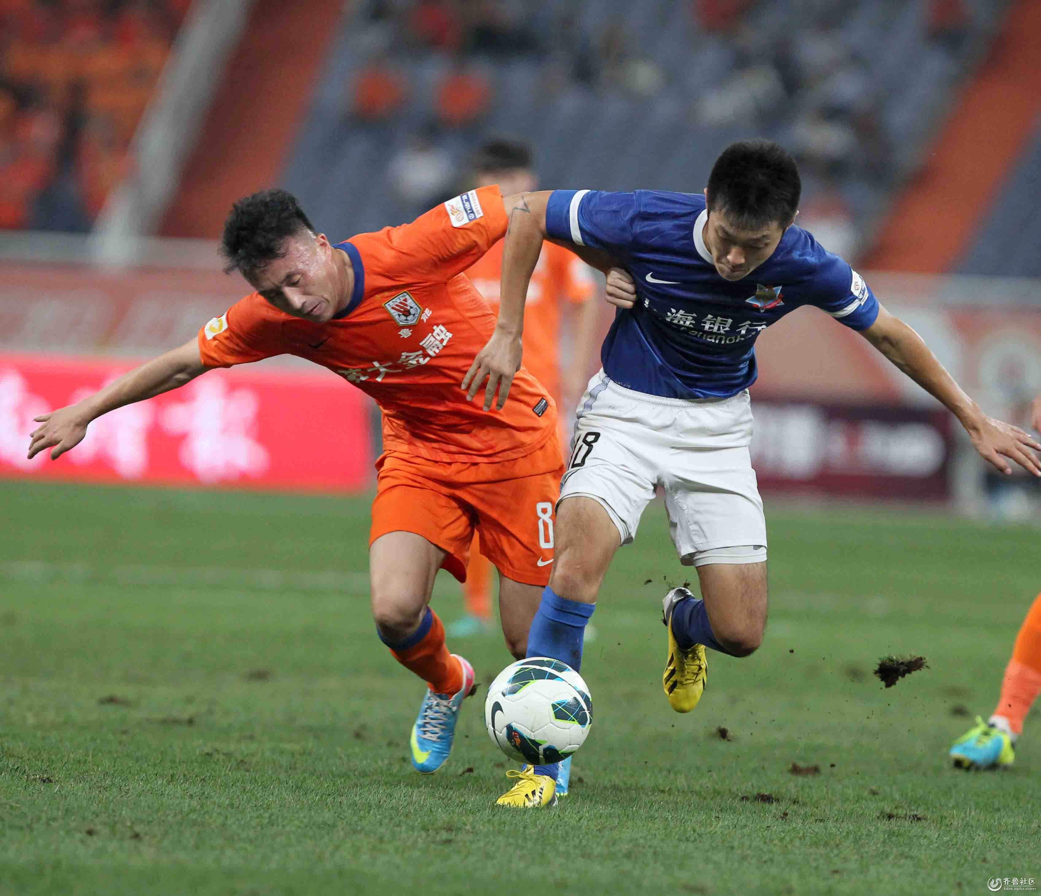 国米尤文争夺曼城后卫阿克！蓝月亮冬窗标价3500万欧（阿克冬窗标价3500万欧，国米与尤文争抢曼城中卫）