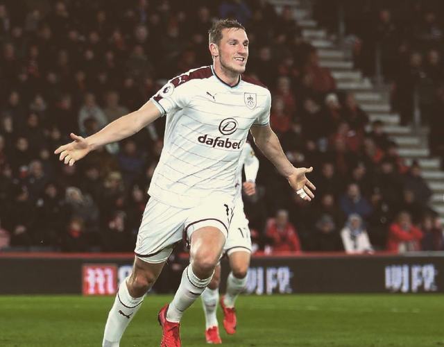 足球国足训练强度升级，体能教练参与指挥（国足训练强度加码，体能教练亲自指挥）