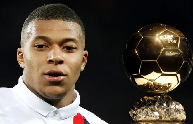 毛彪附体！四川一高校辅导员单刀面对大空门滑倒滚进球网