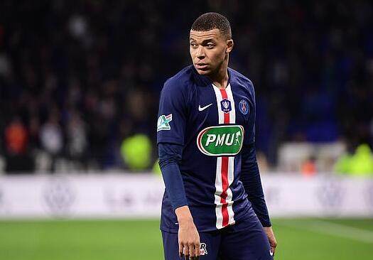 我是个初中生，我的生活是被足球，学习和说唱填满的...（初中生日常：足球、学业与说唱填满我的生活）