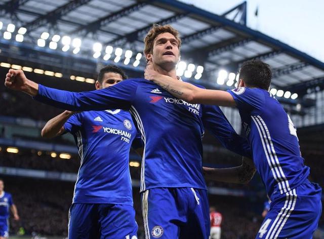 英超联赛第16轮收官战，曼联主场迎战伯恩茅斯，赛前首发出炉。（英超第16轮收官之战：曼联主场迎战伯恩茅斯，赛前首发名单公布）