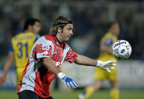 篮球湖人球员场上发挥获得球迷认可