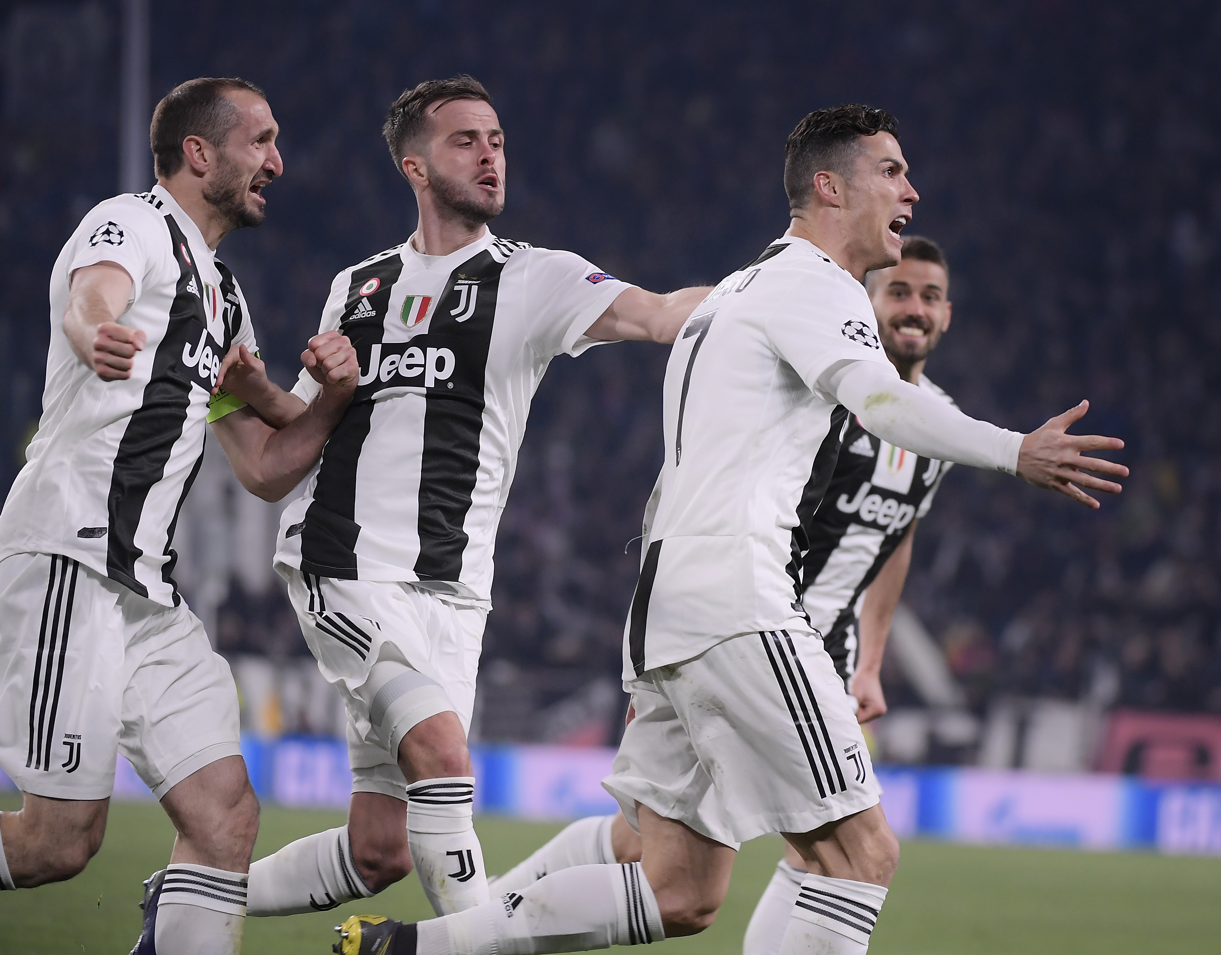 足球报：邵佳一确认当选中国国家队新任主帅！（足球报：邵佳一正式出任中国国家队新主教练！）