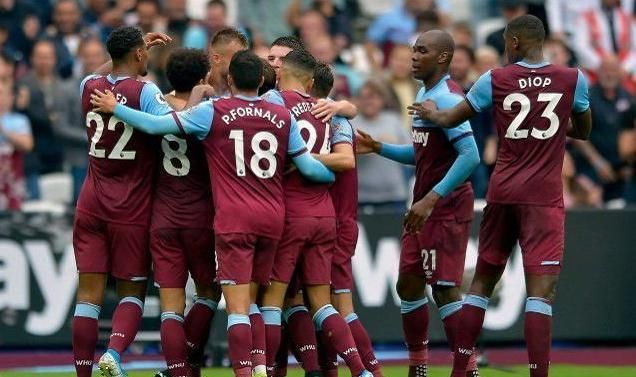 中超：上海海港主场4-1大胜深圳（中超：上海海港主场4比1完胜深圳队）