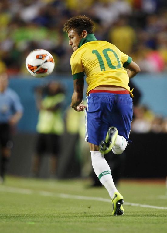 1-1战平，利物浦丢三分！英超积分榜：切尔西1-3惨败，阿森纳稳居榜首