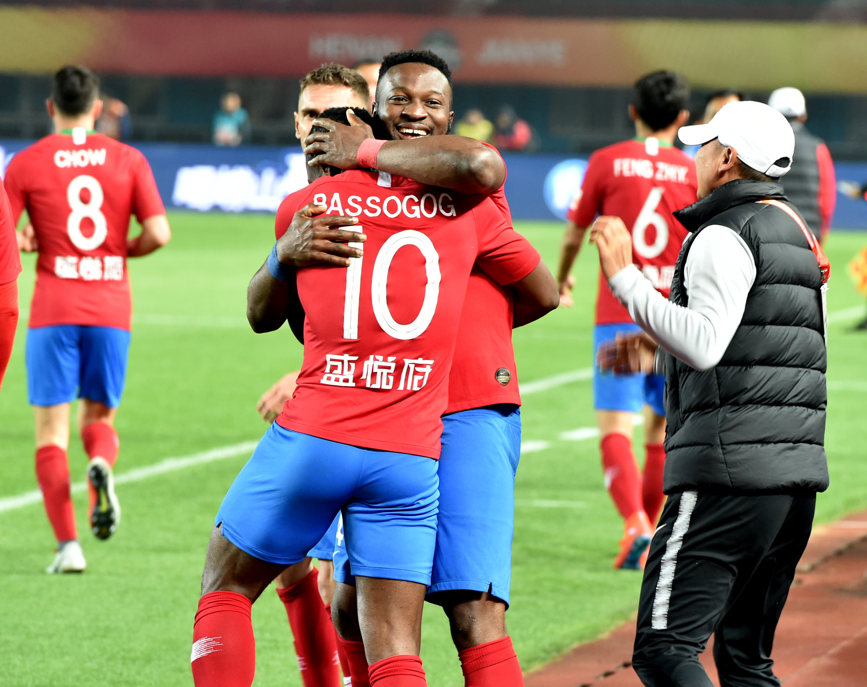 姆巴佩战旧主隔空施压 巴黎硬钢皇马挺进决赛（姆巴佩隔空向旧东家施压 巴黎强势抗衡皇马闯入决赛）